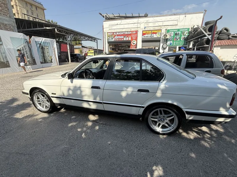 Bmw e34 518. 2 Bmw e34 518. 2