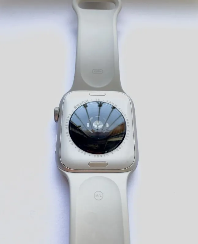 Apple Watch SE 2 6 Apple Watch SE 2 6