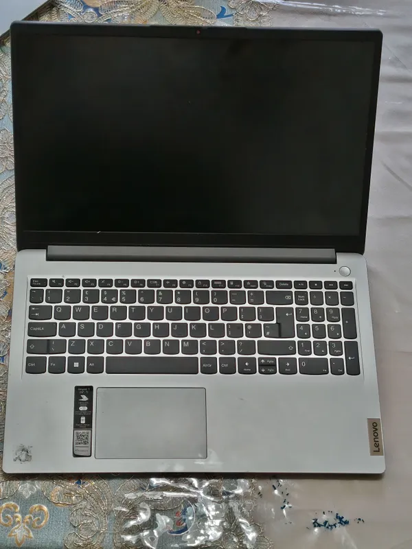 Yangi nootbook sotikadi