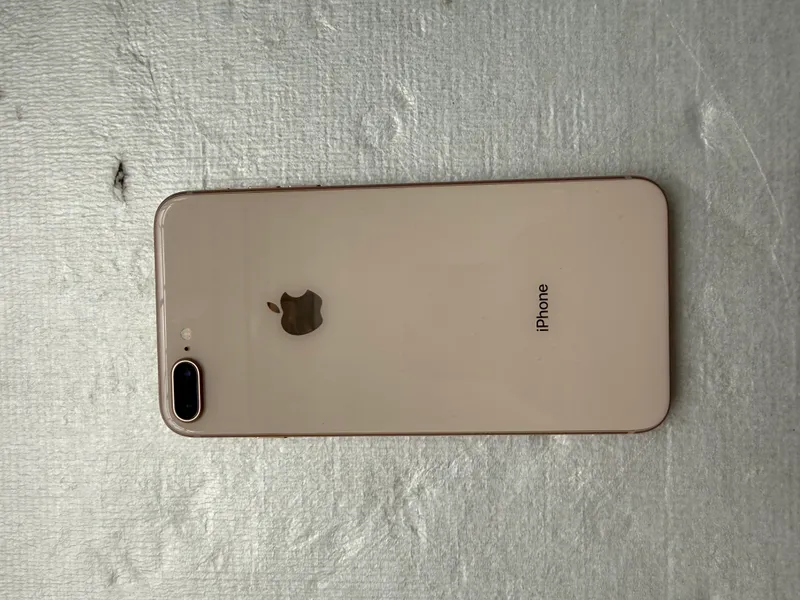 iPhone 8+ 64 GB sotiladi 5 iPhone 8+ 64 GB sotiladi 5