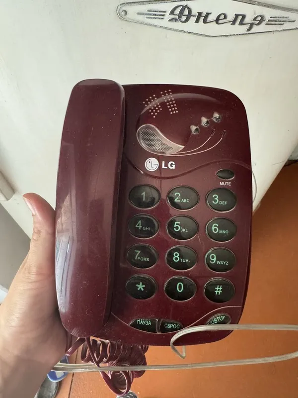 Стационарный телефон LG 1 Стационарный телефон LG 1