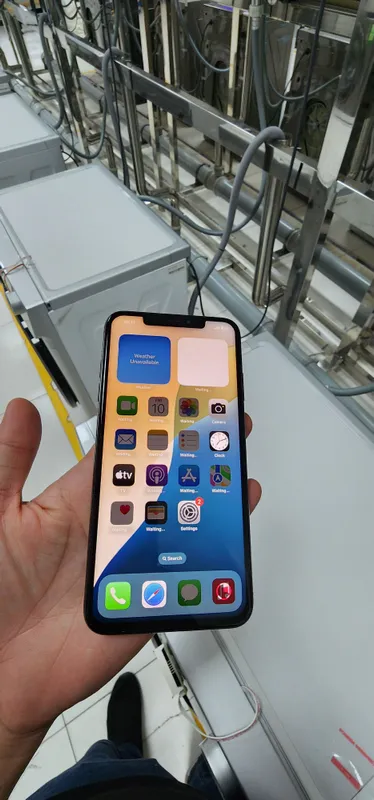 iphone Xs Max LL/A 256GB Bat 77% Face yoq aybi shu 4