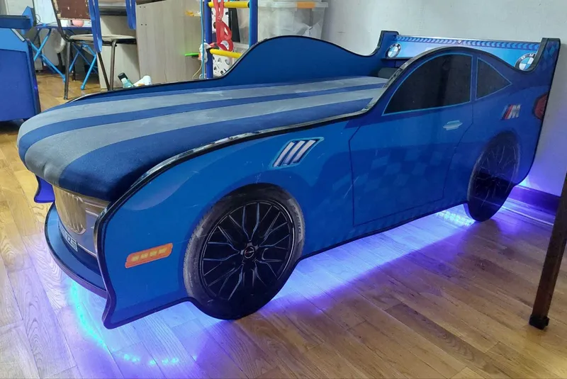 Продается кровать машина BMW БМВ с подсветкой в отличном состоянии — фото 1