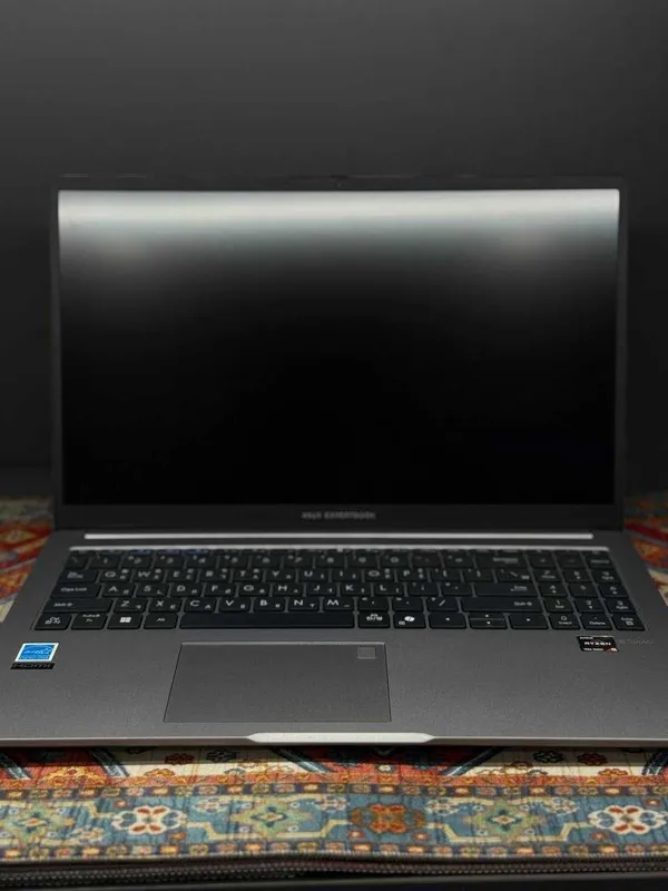 ASUS ExpertBook R5-150 / D5-8G/ 512G / 15.6" 60Hz 300nits/ Radeon 660M — фото 2