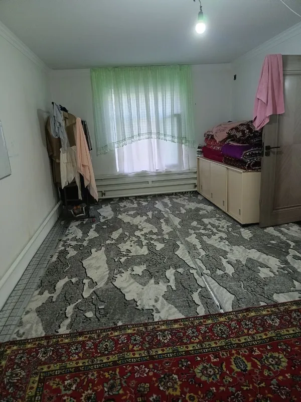 Срочна .Индекс бозори оркасида . ЧОРТОК махаллада. 1 сотихли ховли . 2