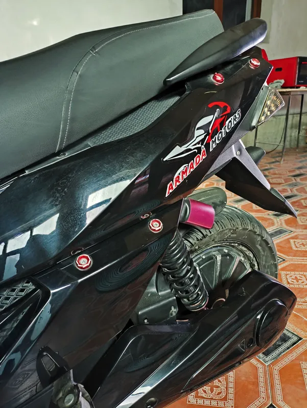 Скутер тезва арзон сотаман Redline