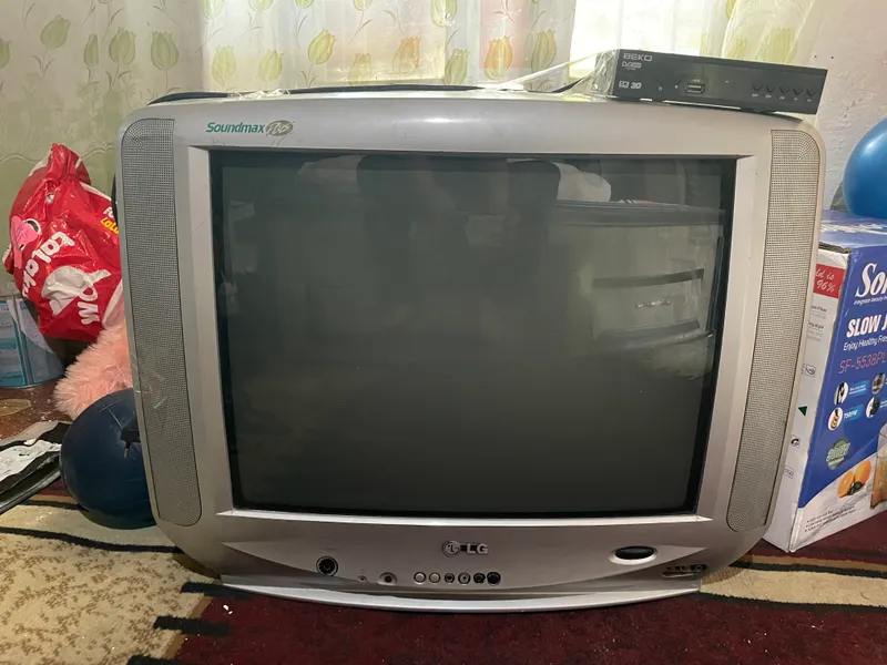 Televizor sotiladi 3
