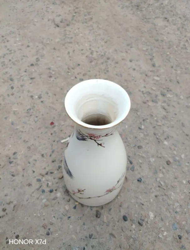 Gul vazasi sotiladi, narxi kelishiladi, holati yangi 2