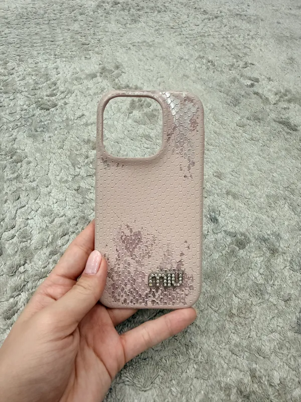 Чехол в стиле Miu Miu для iPhone 15 про