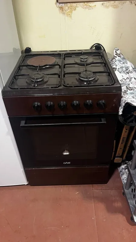 Продаётся Газовая плита 3