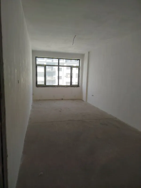 3 xonali kvartira (korobka) sotiladi, mo‘ljal: Buz Bazar 8