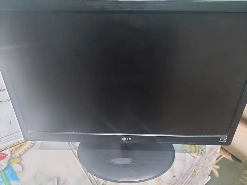 Монитор компьютерный настольный LG LC 19M38AD