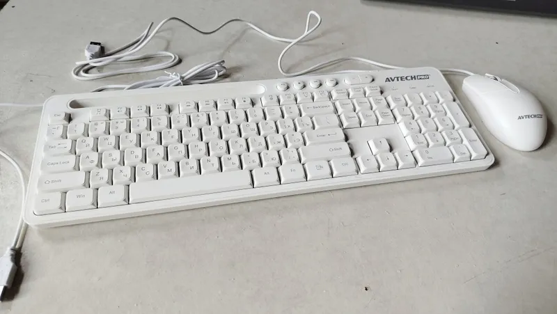 Клавиатура AVTECH PRO C304 проводной