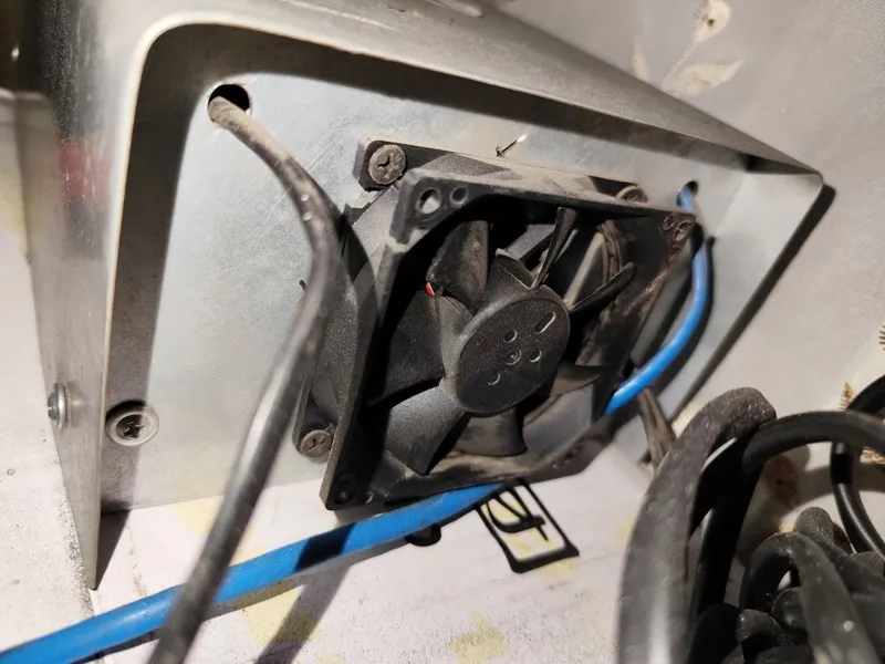 Ups sotiladi 12v 220v chiqaradi — фото 2