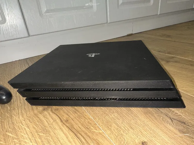 Playstation 4 pro 1TB 3 Playstation 4 pro 1TB 3
