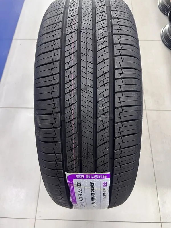 Nexen 235/55/19 1