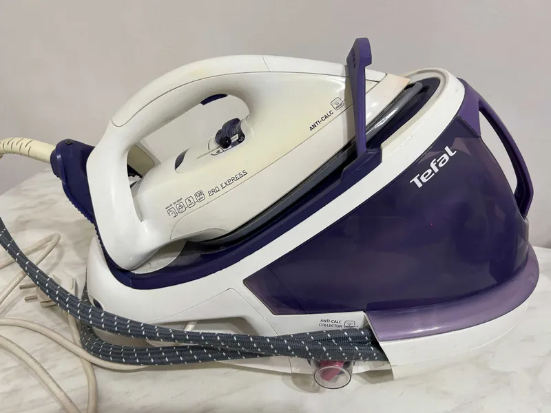 Утюг с парогенератором Tefal Pro Express GV8320 (требуется ремонт!)