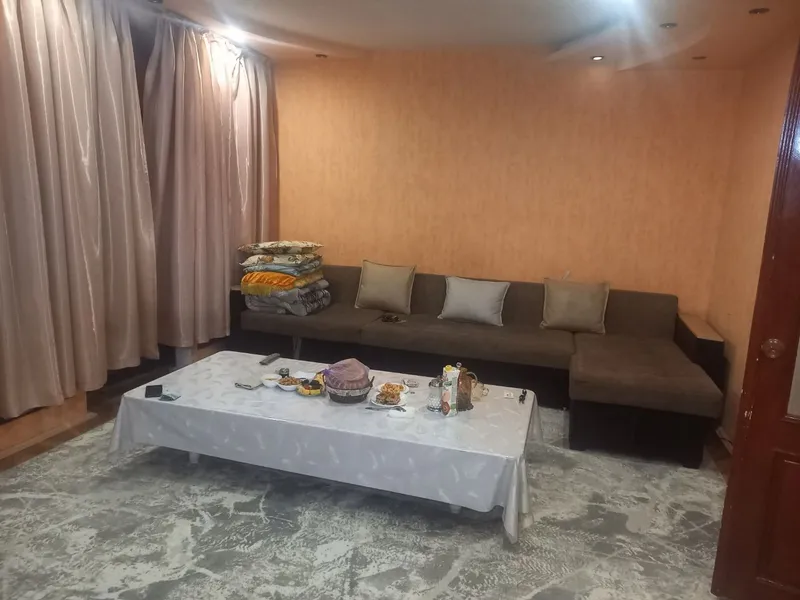 Sheriklikga ijaraga 1 ta qiz,ayol kerak.Bitta xonaga