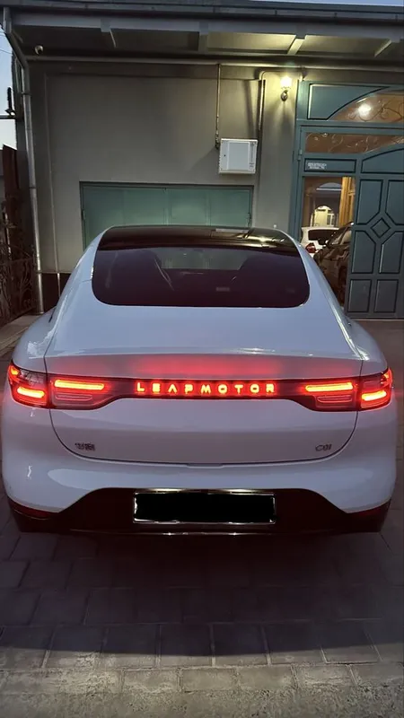 Leapmotor C01 elektro 525 km 2025 yil — фото 4