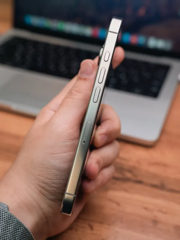 iPhone 16 Pro 128gb Natural Titanium 92% — фото 2