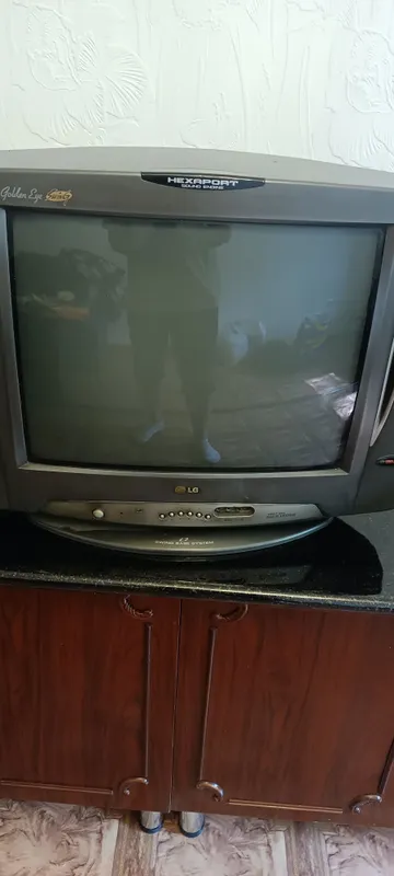 Продам рабочий tv LG — фото 1