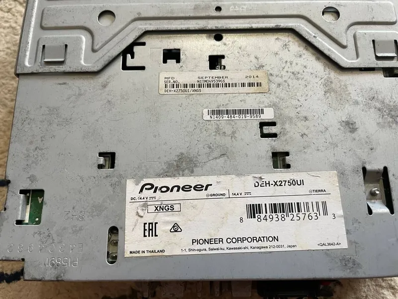 Продаётся магнитола Pioneer 2 Продаётся магнитола Pioneer 2