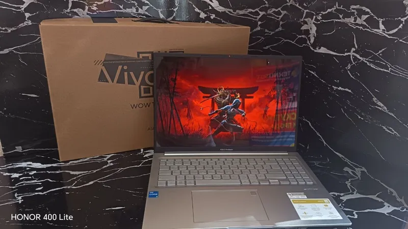 ASUS VivoBook (ноутбук) 3 ASUS VivoBook (ноутбук) 3