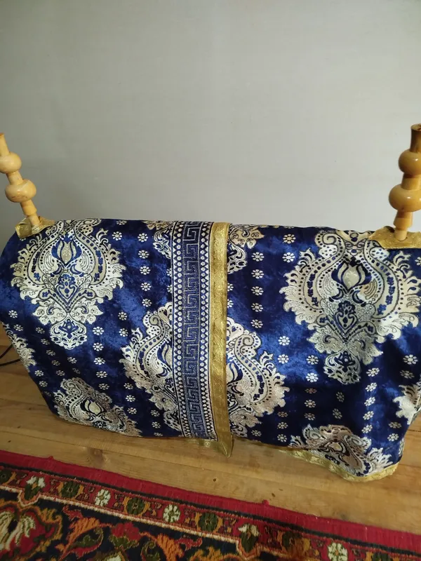 yangi beshik yogochdan yasalgan