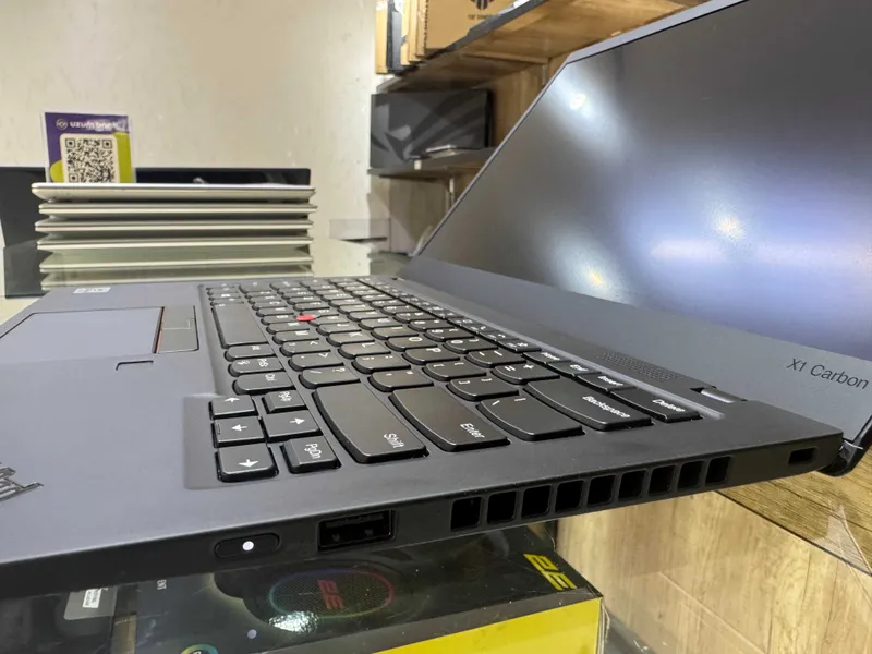Lenovo ThinkPad X1 Carbon Intel Core i7-10610U, 16 GB tezkor xotira, 512 GB SSD 6 Lenovo ThinkPad X1 Carbon Intel Core i7-10610U, 16 GB tezkor xotira, 512 GB SSD 6