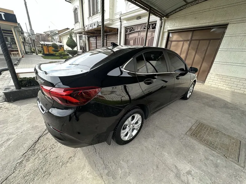 Chevrolet Onix Premier - 1 хозяин в идеальном состоянии срочно — фото 4 Chevrolet Onix Premier - 1 хозяин в идеальном состоянии срочно — фото 4