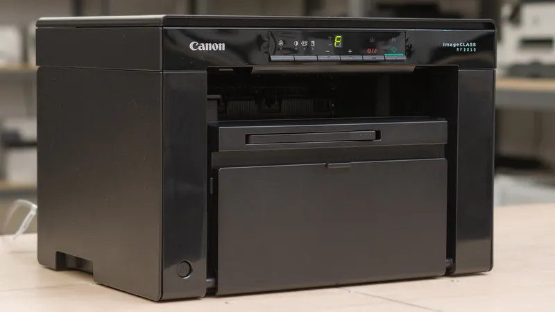 Продаётся Canon MF3010 2