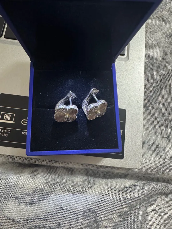 Серебряные серьги 925 пробы 5 Серебряные серьги 925 пробы 5