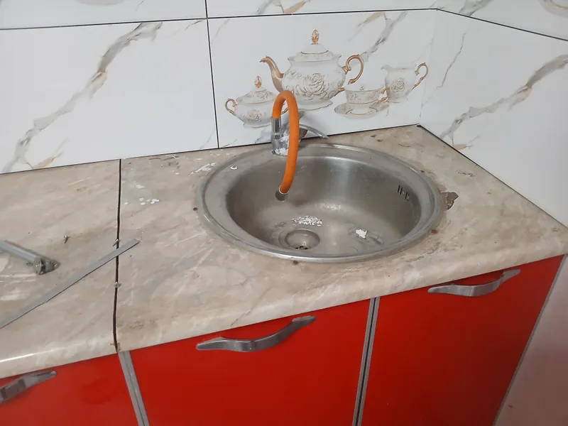 akrel oshxona mebeli ozgina ishgan joyi bor — фото 2