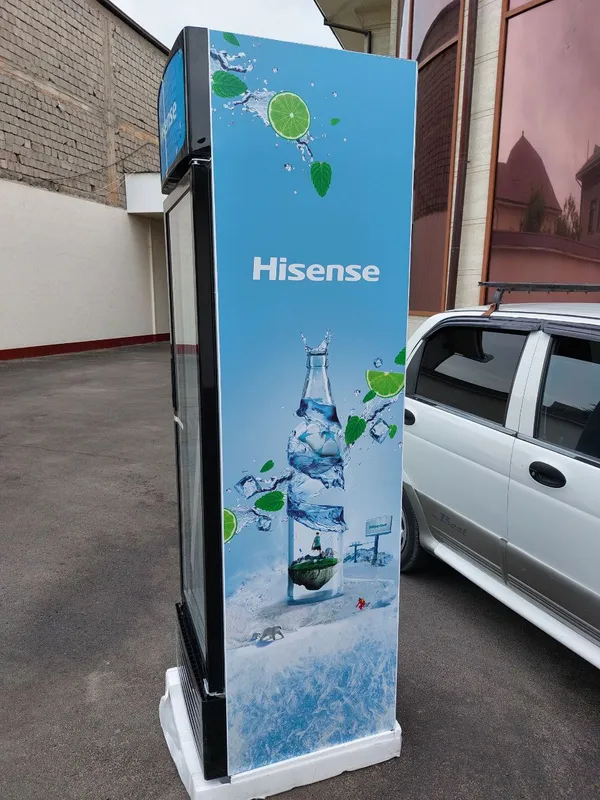 Витриный холодильник Hisense — фото 1