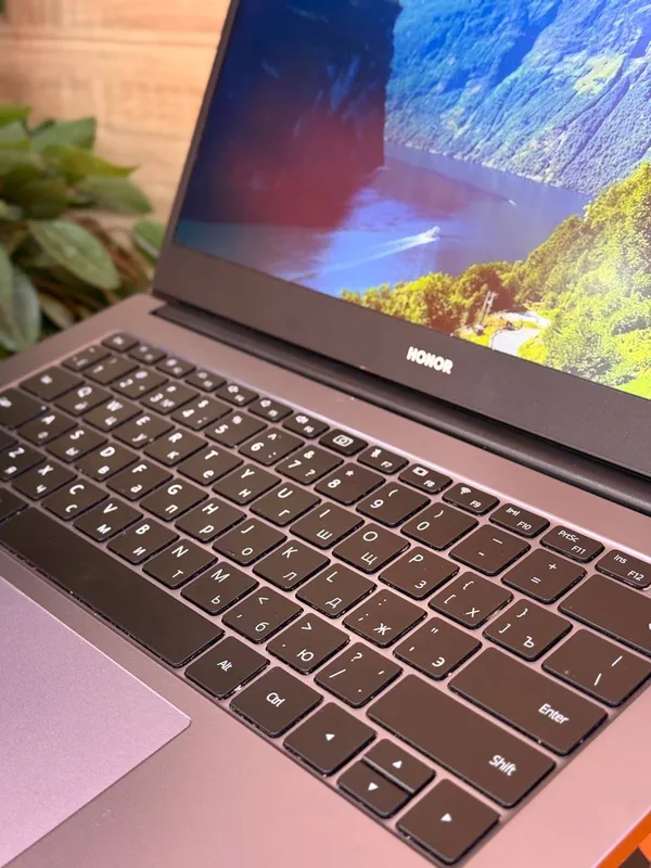 Ноутбук HONOR Laptop — фото 1
