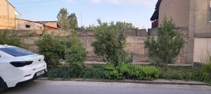 Yer uchastka sotiladi 4sotix +2sotix zaxvati bor