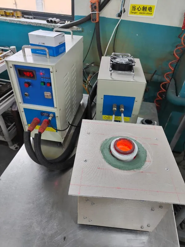 Induksion pech,Индукционный нагреватель Модель HF-25,Пиковая мощность 1