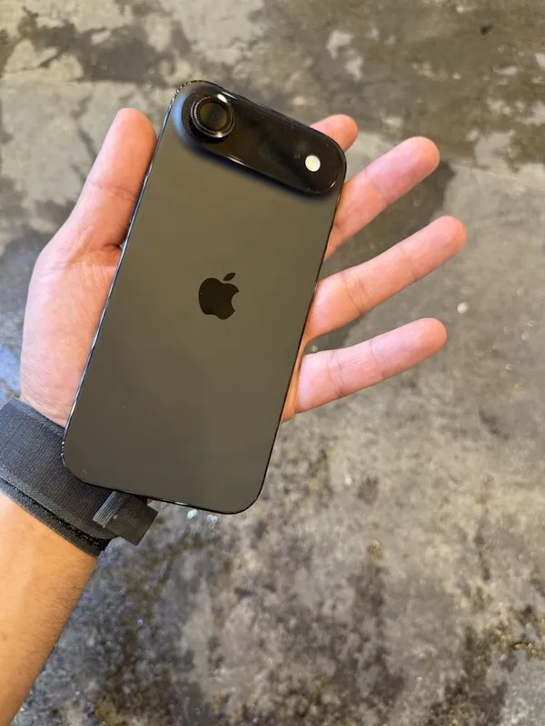 Iphone 17air qora rang 256tali 2 Iphone 17air qora rang 256tali 2
