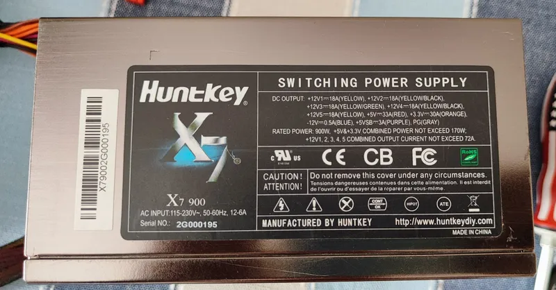 Huntkey X7 900W 4