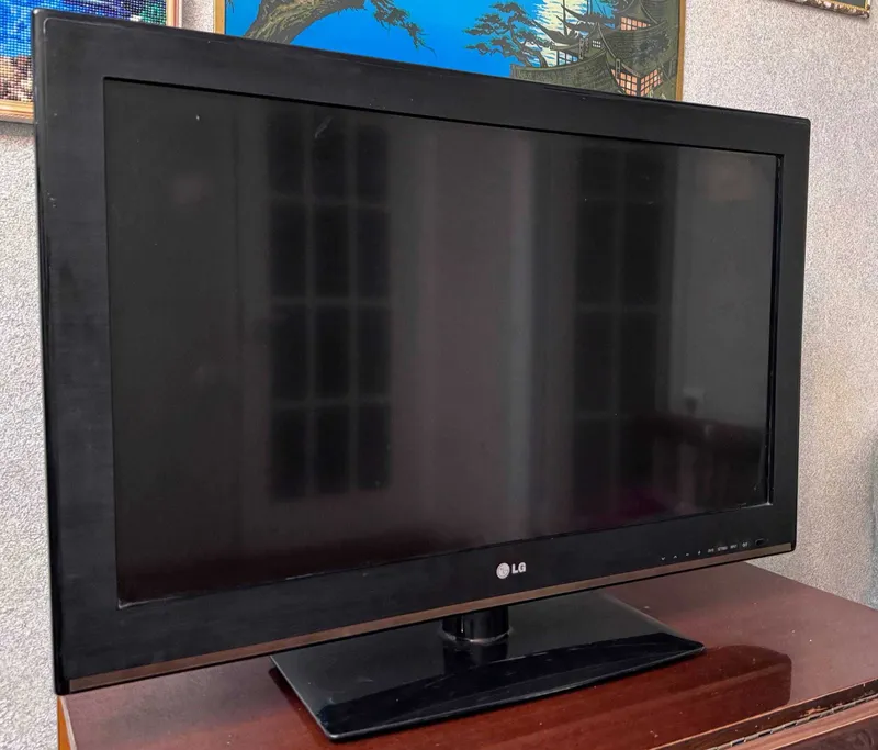 Телевизор LG 32" б/у