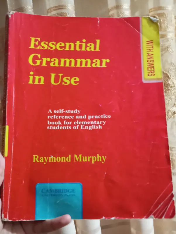 Essential Grammar in User ingiliz tili kitobi