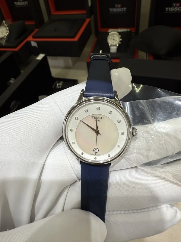 Женские часы Tissot — фото 1