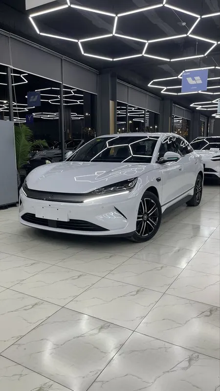 BYD qin L 545 full skidkada Avtasalonda tayyori ! — фото 4