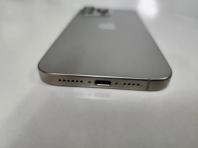 iphone 15 Pro Max 256GB Bat 81% Sim+ESIM — фото 1