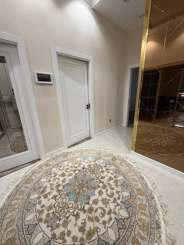 Mirabod tumanida 71.15 m² maydonli 3 xonali kvartira sotiladi 3
