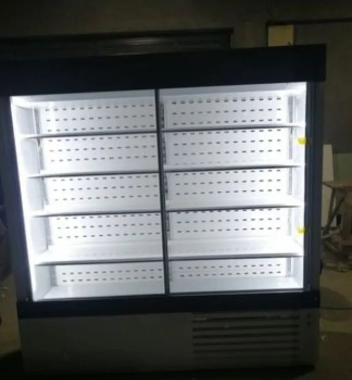 vitrina holodelnik