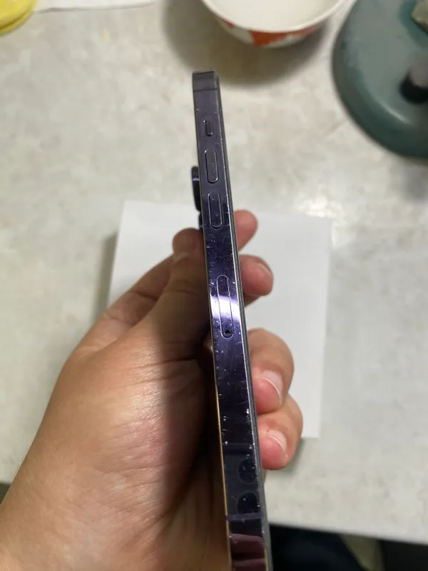 iPhone 14 Pro в нераспечатанном состоянии, хороший, есть небольшая царапина 5 iPhone 14 Pro в нераспечатанном состоянии, хороший, есть небольшая царапина 5