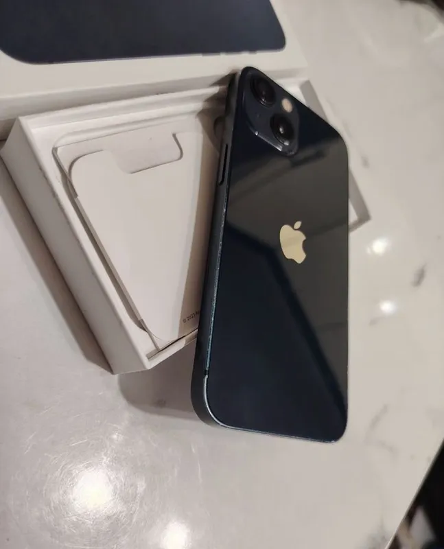 Телефон iPhone 13 3 Телефон iPhone 13 3