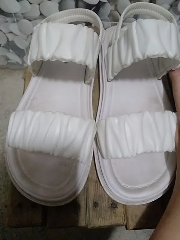 Yozgi va kuzgi ayollar uchun oyoq kiyim