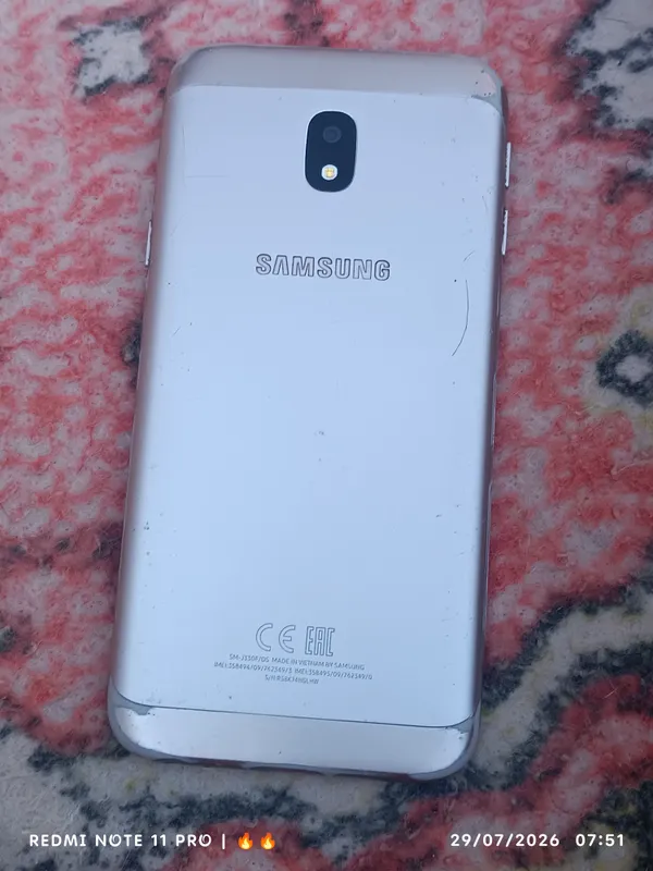 Galaxy J330 3